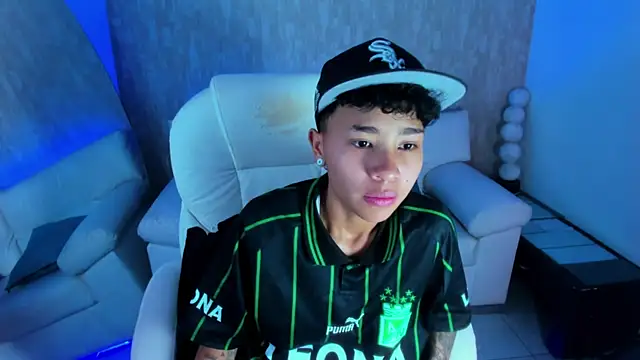 Snapshot of nova_sex01 chatting on 09/18/25, 04:03 nova sex01 online show from 09/18/25, 04:03