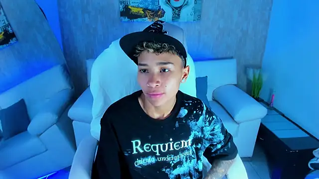 Snapshot of nova_sex01 chatting on 10/19/25, 05:19 nova sex01 online show from 10/19/25, 05:19