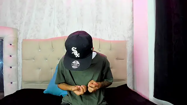 Snapshot of nova_sex01 chatting on 11/19/25, 04:45 nova sex01 online show from 11/19/25, 04:45