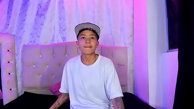 Snapshot of nova_sex01 chatting on 11/26/25, 02:01 nova sex01 online show from 11/26/25, 02:01