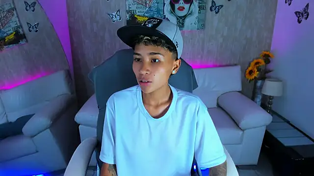 Snapshot of nova_sex01 chatting on 12/04/25, 04:22 nova sex01 online show from 12/04/25, 04:22