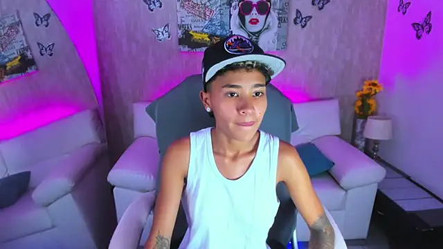 Snapshot of nova_sex01 chatting on 12/05/25, 04:43 nova sex01 online show from 12/05/25, 04:43