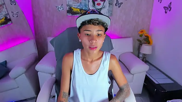 Snapshot of nova_sex01 chatting on 12/19/25, 09:00 nova sex01 online show from 12/19/25, 09:00