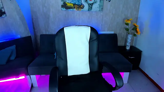 Snapshot of nova_sex01 chatting on 02/17/26, 04:42 nova sex01 online show from 02/17/26, 04:42