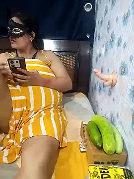 Snapshot of tina8th chatting on 09/11/25, 05:13 tina8th online show from 09/11/25, 05:13