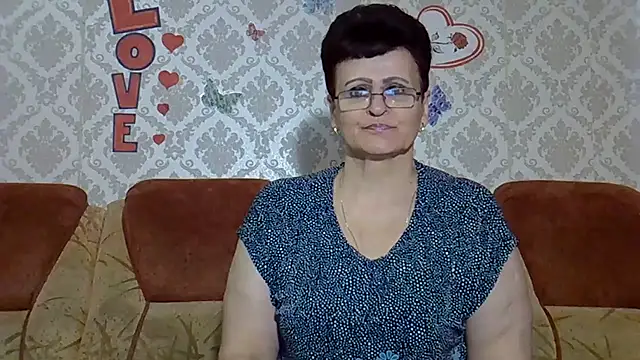 Snapshot of PaulaGolden chatting on 10/06/25, 06:00 PaulaGolden online show from 10/06/25, 06:00