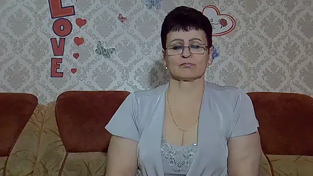 Snapshot of PaulaGolden chatting on 10/21/25, 11:33 PaulaGolden online show from 10/21/25, 11:33