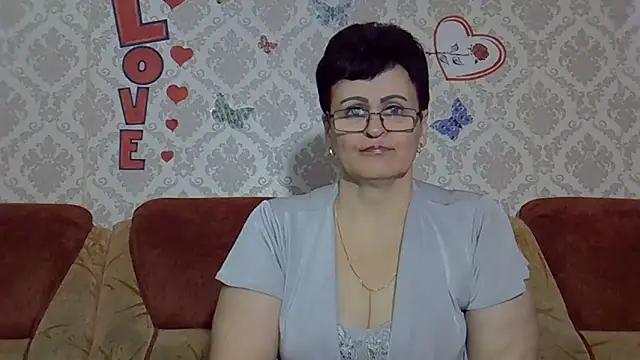 Snapshot of PaulaGolden chatting on 11/24/25, 10:37 PaulaGolden online show from 11/24/25, 10:37