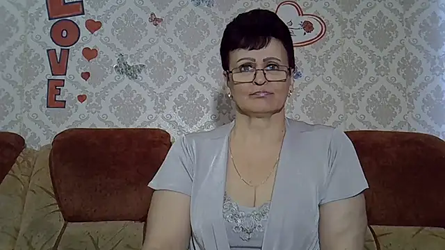 Snapshot of PaulaGolden chatting on 12/01/25, 10:31 PaulaGolden online show from 12/01/25, 10:31