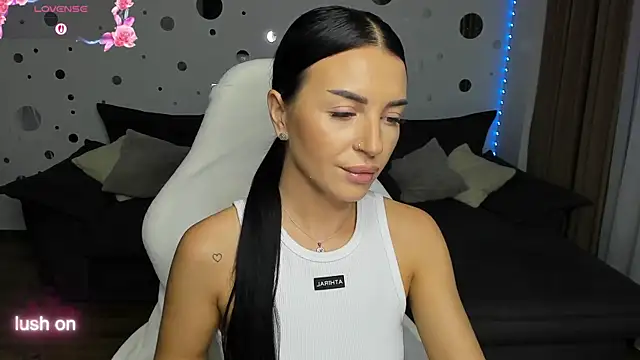 Just Mira  online show from 09/23/25, 04:15