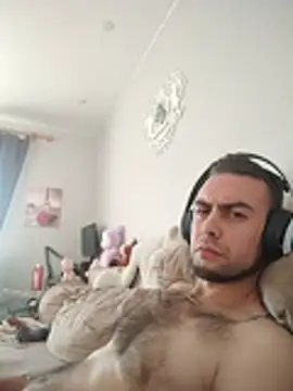 SomeOneMy online show from 06/03/26, 02:47