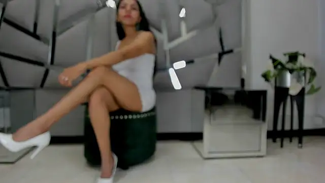 Snapshot of AmiraDulcee chatting on 05/29/26, 02:48 AmiraDulcee online show from 05/29/26, 02:48