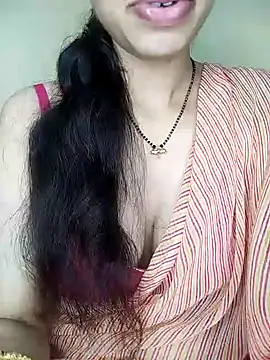 Snapshot of Fair-magic-woman chatting on 01/30/25, 06:35 Fair-magic-woman online show from 01/30/25, 06:35