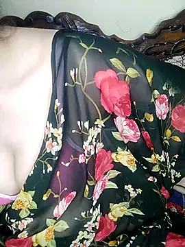 Snapshot of Fair-magic-woman chatting on 09/24/25, 05:49 Fair-magic-woman online show from 09/24/25, 05:49