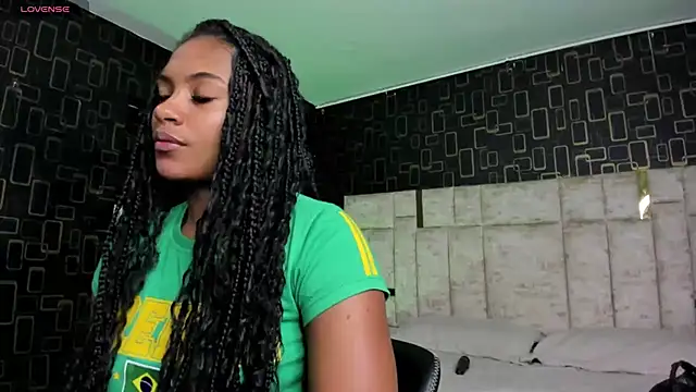 Snapshot of brenda_nova18 chatting on 12/23/24, 10:53 brenda nova18 online show from 12/23/24, 10:53