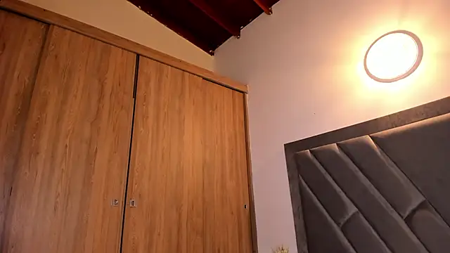 brenda nova18 online show from 11/26/25, 07:59