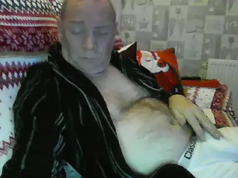 Snapshot of gibbo62 chatting on 12/19/24, 12:45 gibbo62 online show from 12/19/24, 12:45