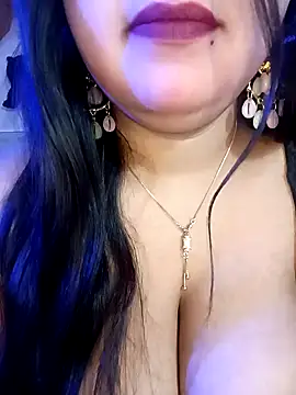 Snapshot of Suhanakhan00 chatting on 12/05/24, 07:28 Suhanakhan00 online show from 12/05/24, 07:28
