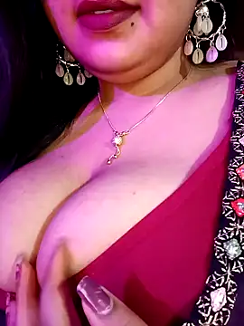 Snapshot of Suhanakhan00 chatting on 01/03/25, 05:42 Suhanakhan00 online show from 01/03/25, 05:42