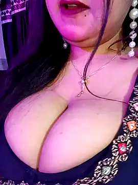 Snapshot of Suhanakhan00 chatting on 01/31/25, 07:07 Suhanakhan00 online show from 01/31/25, 07:07