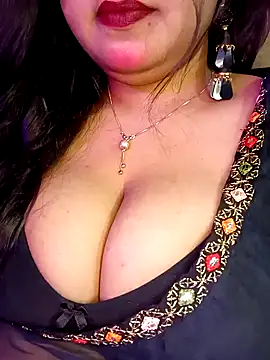 Snapshot of Suhanakhan00 chatting on 03/07/25, 06:00 Suhanakhan00 online show from 03/07/25, 06:00