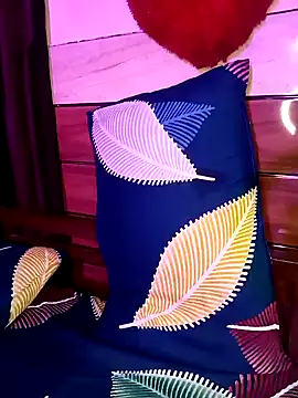 Snapshot of Suhanakhan00 chatting on 03/10/25, 04:14 Suhanakhan00 online show from 03/10/25, 04:14
