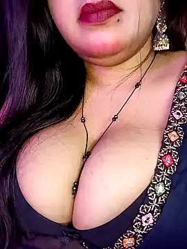 Snapshot of Suhanakhan00 chatting on 03/17/25, 06:07 Suhanakhan00 online show from 03/17/25, 06:07