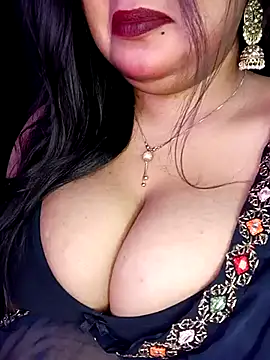 Snapshot of Suhanakhan00 chatting on 03/22/25, 11:00 Suhanakhan00 online show from 03/22/25, 11:00