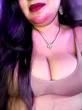 Snapshot of Suhanakhan00 chatting on 10/14/25, 11:22 Suhanakhan00 online show from 10/14/25, 11:22