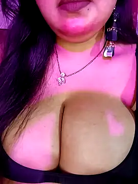 Snapshot of Suhanakhan00 chatting on 11/13/25, 05:39 Suhanakhan00 online show from 11/13/25, 05:39