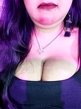 Snapshot of Suhanakhan00 chatting on 11/18/25, 05:34 Suhanakhan00 online show from 11/18/25, 05:34