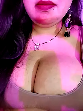 Snapshot of Suhanakhan00 chatting on 12/14/25, 09:36 Suhanakhan00 online show from 12/14/25, 09:36