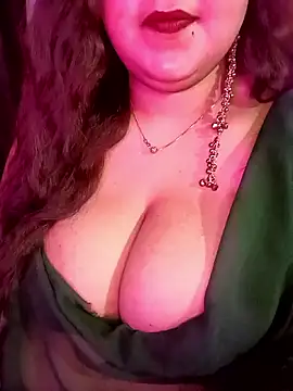 Suhanakhan00 online show from 05/06/26, 09:47