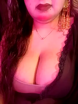 Suhanakhan00 online show from 05/18/26, 10:54