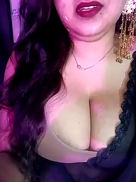Suhanakhan00 online show from 05/27/26, 12:35