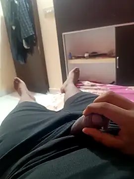 hottboyakash6969 online show from 09/18/25, 06:32