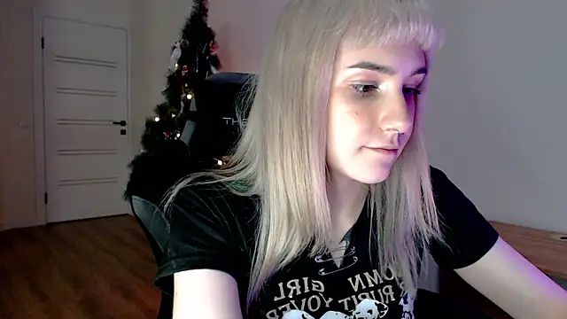 Princess Shy    online show from 02/18/25, 05:42