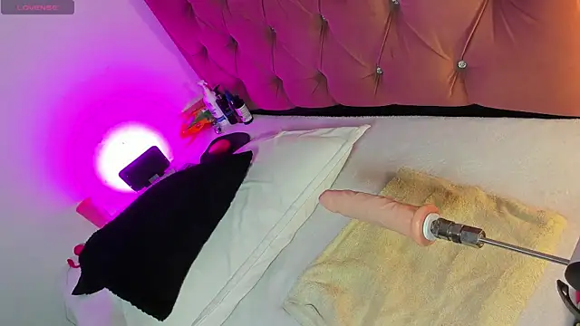 kyliestteel online show from 10/25/25, 12:34