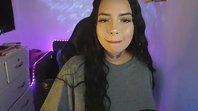 Snapshot of Alissfressa chatting on 04/04/26, 02:32 Alissfressa online show from 04/04/26, 02:32