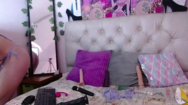 sarawiliamx online show from 02/28/25, 05:04