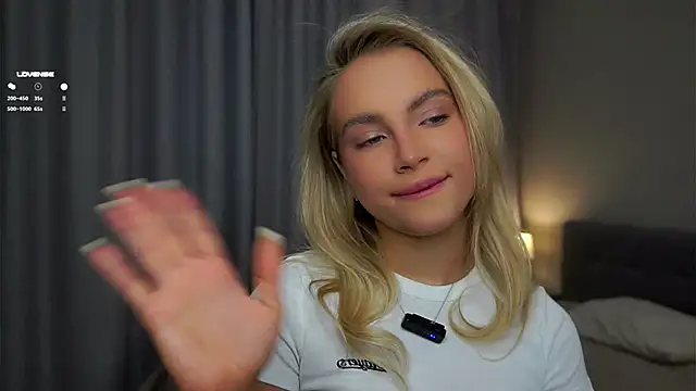 Snapshot of AftonConnett chatting on 02/26/25, 01:11 AftonConnett online show from 02/26/25, 01:11