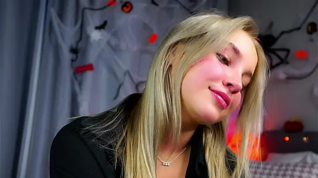 Snapshot of AftonConnett chatting on 10/31/25, 01:06 AftonConnett online show from 10/31/25, 01:06