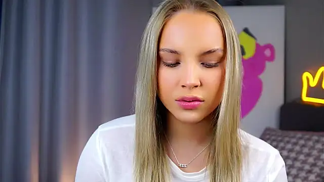 Snapshot of AftonConnett chatting on 11/04/25, 01:05 AftonConnett online show from 11/04/25, 01:05