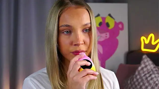 Snapshot of AftonConnett chatting on 11/08/25, 01:06 AftonConnett online show from 11/08/25, 01:06