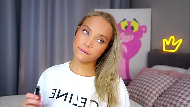 Snapshot of AftonConnett chatting on 11/13/25, 01:04 AftonConnett online show from 11/13/25, 01:04