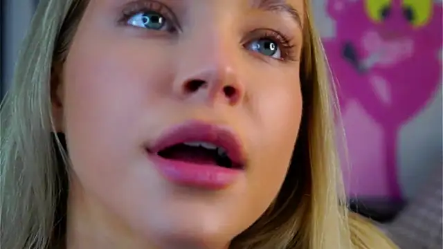 Snapshot of AftonConnett chatting on 11/18/25, 01:11 AftonConnett online show from 11/18/25, 01:11