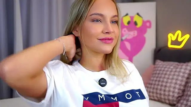 Snapshot of AftonConnett chatting on 11/19/25, 02:11 AftonConnett online show from 11/19/25, 02:11