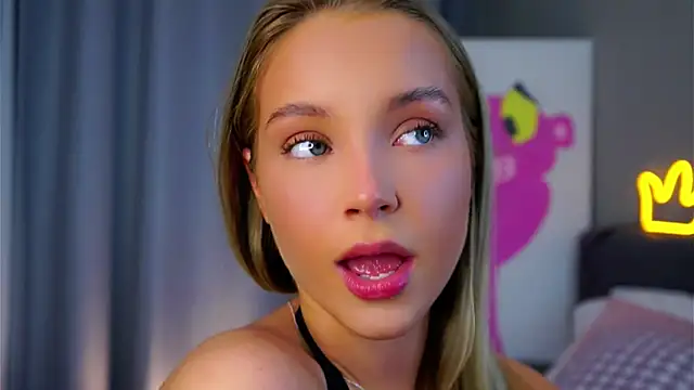 Snapshot of AftonConnett chatting on 11/21/25, 01:04 AftonConnett online show from 11/21/25, 01:04