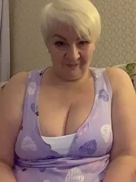 Laura Millf online show from 02/01/25, 03:28