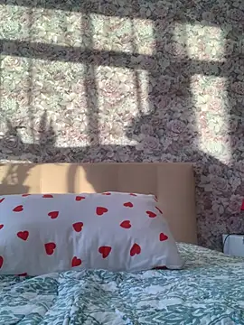 Laura Millf online show from 02/20/25, 02:24